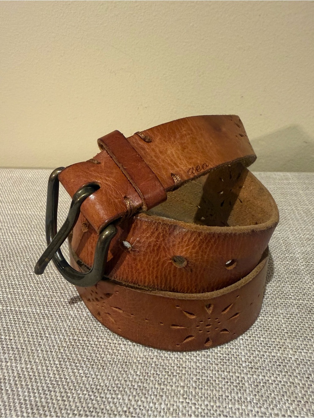 American Eagle Distressed Leather Cutout Floral Concho Belt Brown L